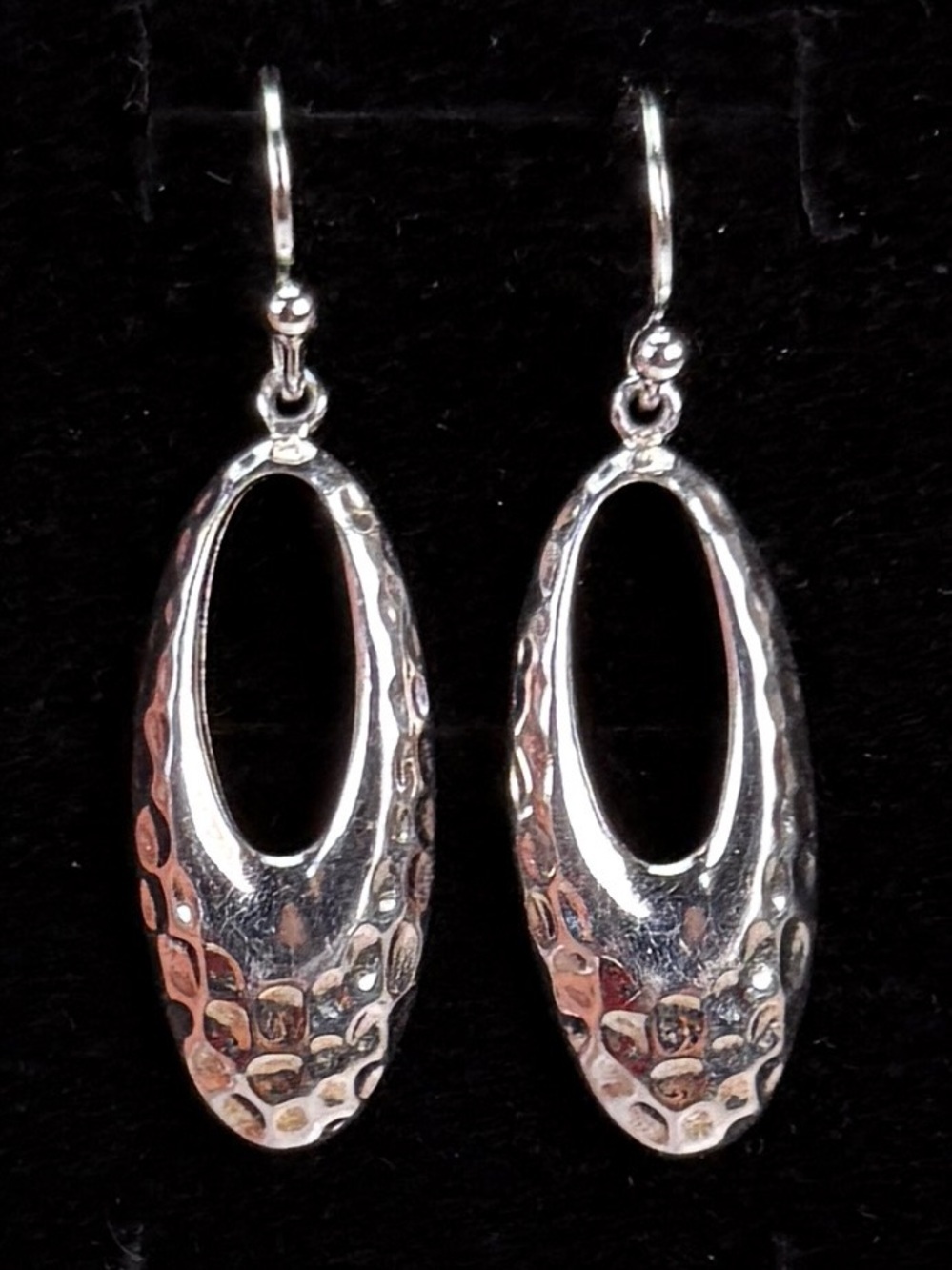 Gorgeous weighted minimalist Silvertone hammered pierced earrings